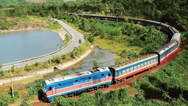 Đường sắt chạy thêm nhiều đoàn tàu trong dịp nghỉ lễ 30-4, 1-5