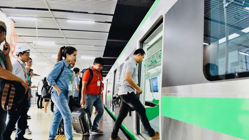 Đường sắt Cát Linh - Hà Đông là tuyến đường sắt đô thị đầu tiên của Hà Nội đi vào vận hành