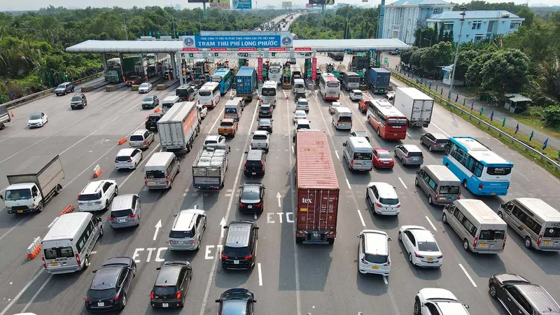 Báo cáo Chính phủ phương án mở rộng đoạn TPHCM - Long Thành