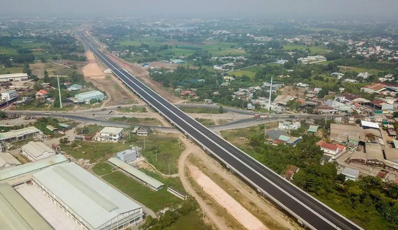 Đề nghị khai thác tạm một số đoạn trên tuyến cao tốc Bến Lức - Long Thành từ tháng 11-2024