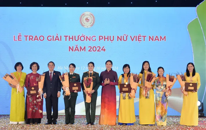 Lễ trao Giải thưởng Phụ nữ Việt Nam