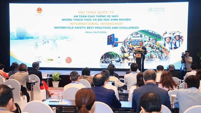 Hội thảo quốc tế "An toàn giao thông xe máy: Những thách thức và bài học kinh nghiệm” do Viện Chiến lược và Phát triển giao thông vận tải tổ chức ngày 4-11 tại Hà Nội