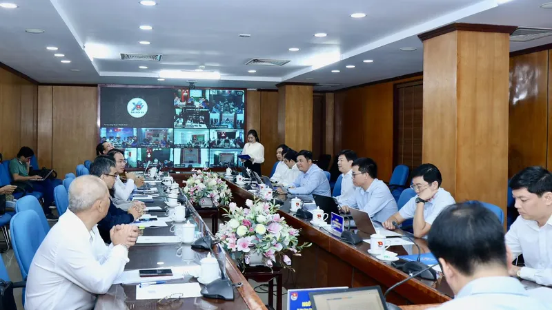 Trung ương Đoàn tổ chức hội nghị trực tuyến triển khai đợt thi đua tình nguyện tham gia hỗ trợ hoàn thành 3.000km đường bộ cao tốc