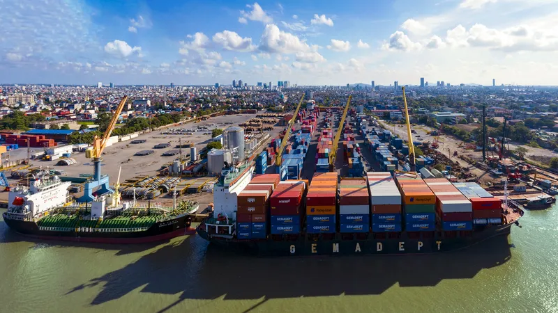 Nhiều dịch vụ cảng biển sẽ phải kê khai giá