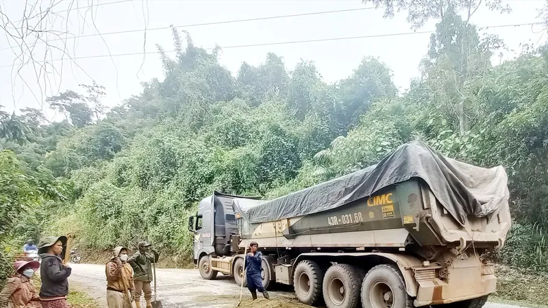 Quốc lộ 14D xuống cấp nghiêm trọng