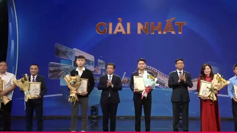 6 tác phẩm xuất sắc được trao giải nhất Báo chí tuyên truyền về an toàn giao thông 