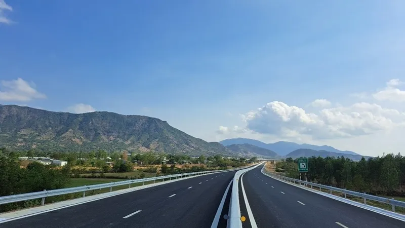  Kiến nghị đầu tư công tuyến đường cao tốc Quy Nhơn - Pleiku 