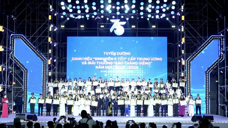 Lễ trao danh hiệu “Sinh viên 5 tốt”, “Học sinh 3 tốt”, “Học sinh 3 rèn luyện” cấp trung ương.