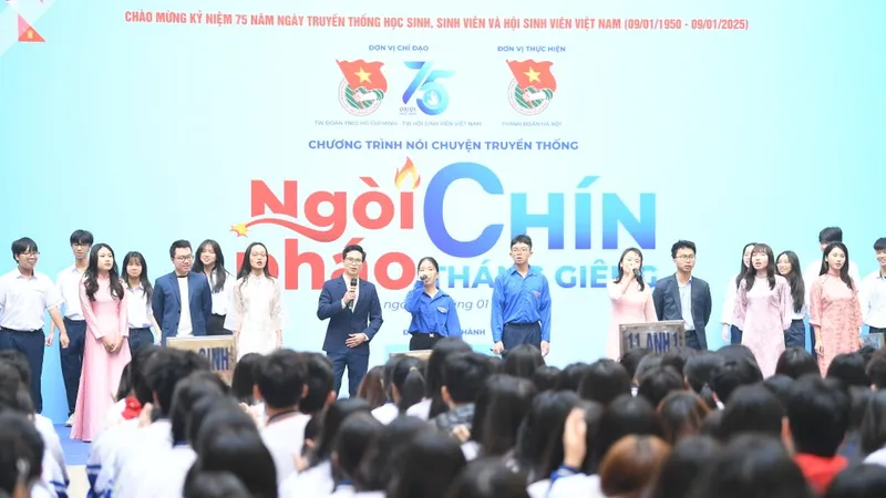 Các sinh viên hào hứng tham gia chương trình nói chuyện truyền thống.