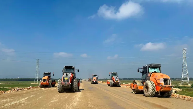 Đoạn tuyến cao tốc Hàm Nghi - Vũng Áng đang chạy đua tiến độ