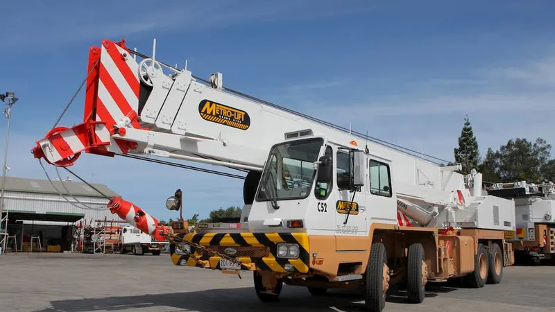 Cả nước đã có 94 cơ sở đăng kiểm kiểm định phương tiện quá khổ, quá tải