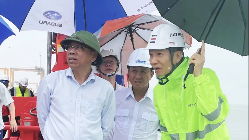 Thứ trưởng Bộ Xây dựng Nguyễn Xuân Sang kiểm tra công tác ứng phó sự cố, thiên tai và tìm kiếm cứu nạn tại Quảng Ninh