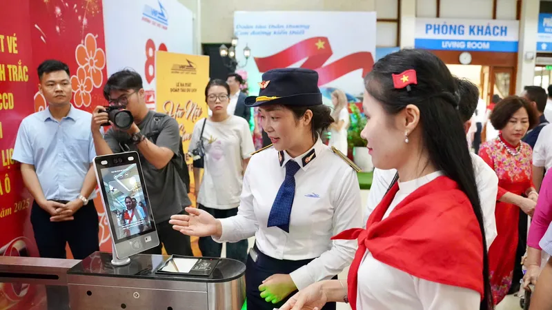 Ga Hà Nội đã khai trương ứng dụng sinh trắc học để làm thủ tục đi tàu, tạo thuận lợi cho hành khách ngay trong dịp cao điểm 2-9
