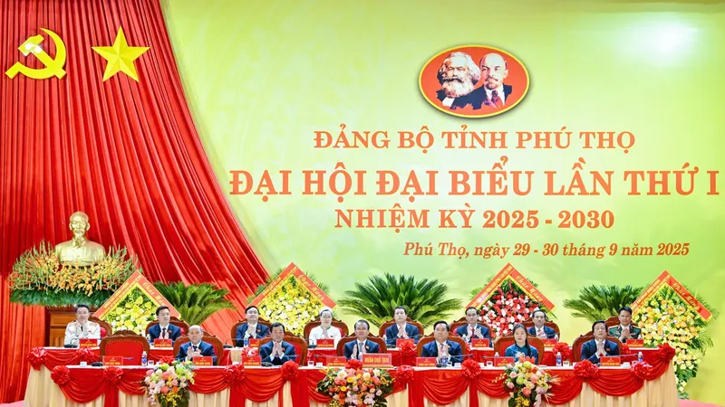 Đại hội đại biểu Đảng bộ tỉnh Phú Thọ lần thứ I, nhiệm kỳ 2025-2030 khai mạc phiên chính thức. Ảnh: VIẾT CHUNG