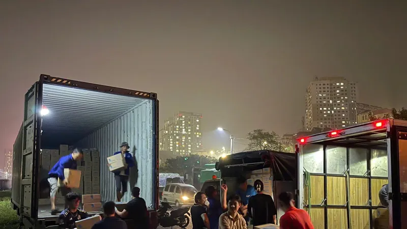 Hàng hóa hỗ trợ đồng bào vùng bão lũ sẽ được vận chuyển đến các ga Giáp Bát và ga Hà Nội