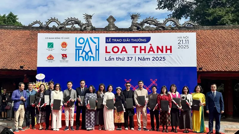 Các tác giả nhận Giải thưởng Loa Thành 2025
