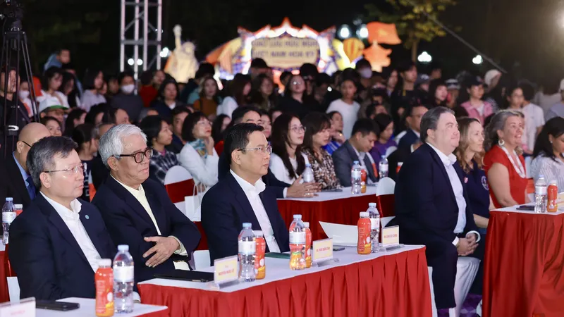 Các đại biểu tham dự chương trình “Giao lưu hữu nghị Việt Nam - Hoa Kỳ”
