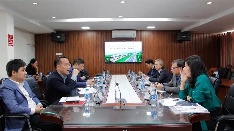 Tọa đàm “Có cần quy chuẩn chất lượng dịch vụ trạm dừng nghỉ cao tốc?” tổ chức ngày 24-12 tại Hà Nội