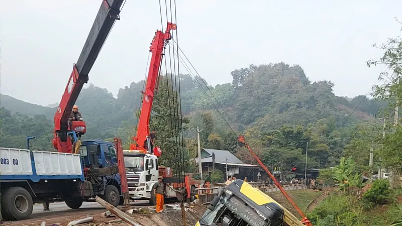 Hiện trường tai nạn xảy ra tại Sơn La sáng 17-1