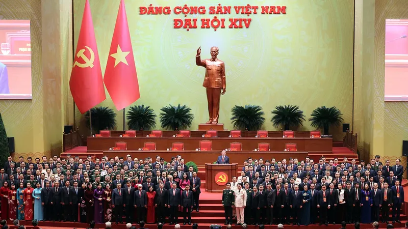 Ban chấp hành Trung ương Đảng khóa XIV ra mắt tại Đại hội. Ảnh: VGP