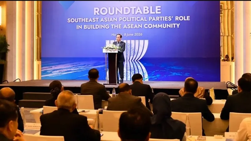 Tọa đàm “Vai trò của các chính đảng Đông Nam Á trong xây dựng Cộng đồng ASEAN”. Ảnh: QUANG HÒA