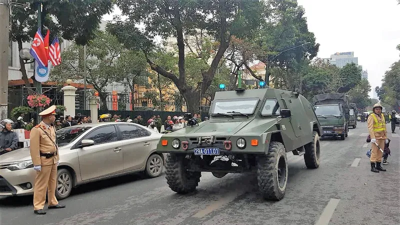 Hội nghị Mỹ - Triều Tiên: Xe bọc thép xuống đường tăng cường an ninh
