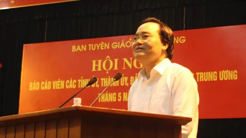 Bộ trưởng Bộ Giáo dục - Đào tạo Phùng Xuân Nhạ phát biểu tại hội nghị. Ảnh: V.K