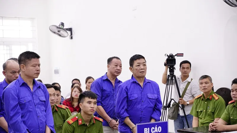 Hoãn xử trùm bảo kê chợ Long Biên Hưng “kính” 