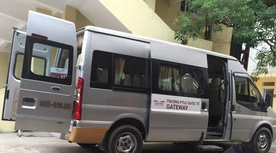 Khám nghiệm hiện trường và chiếc ô tô Ford Transit trong vụ học sinh trường Gateway tử vong