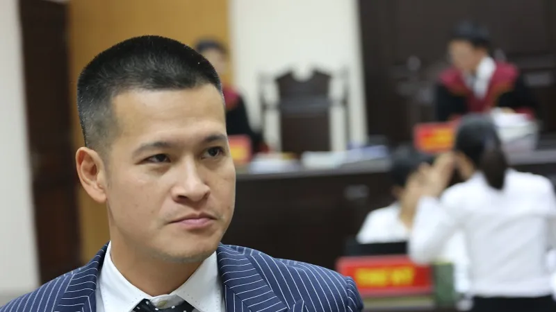 Đạo diễn Việt Tú 