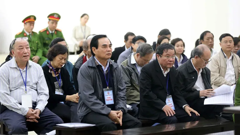 Bán nhà, đất công sản là để thực hiện chủ trương cấp trên
