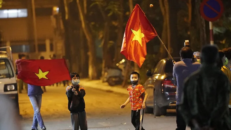 Người dân phố Trúc Bạch hết cách ly