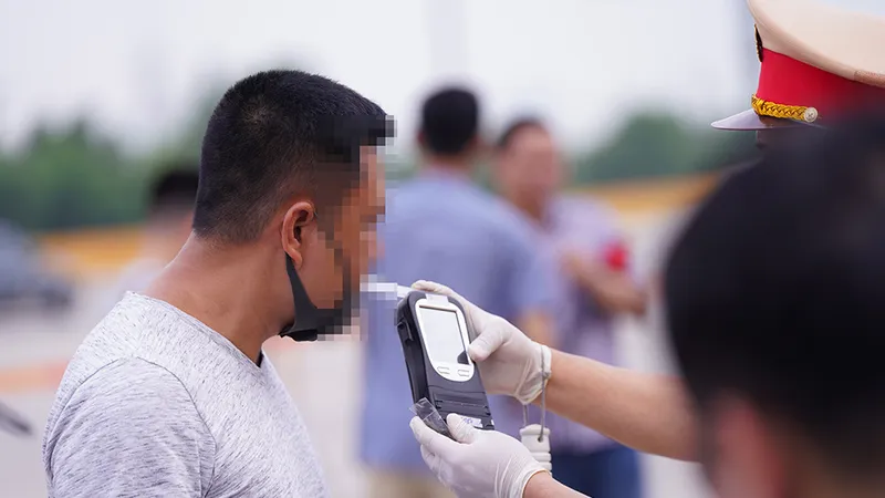 Xử lý hơn 300 trường hợp vi phạm nồng độ cồn trong ngày đầu ra quân