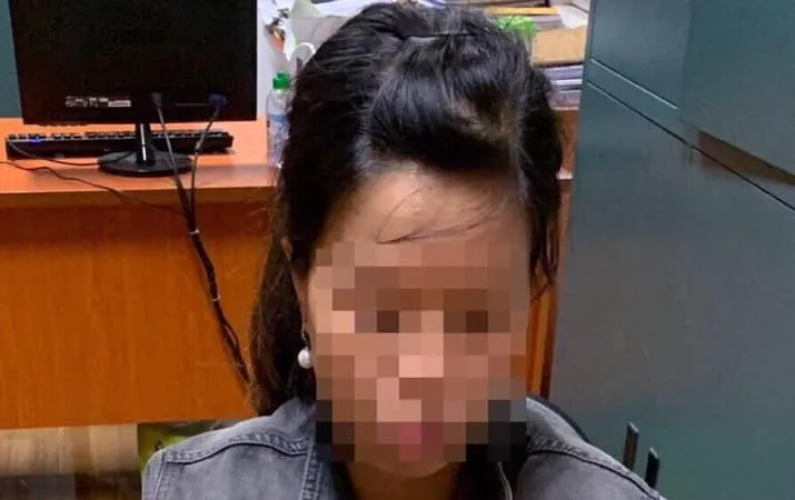 Người mẹ bỏ con ở hố ga khai không có khả năng nuôi con