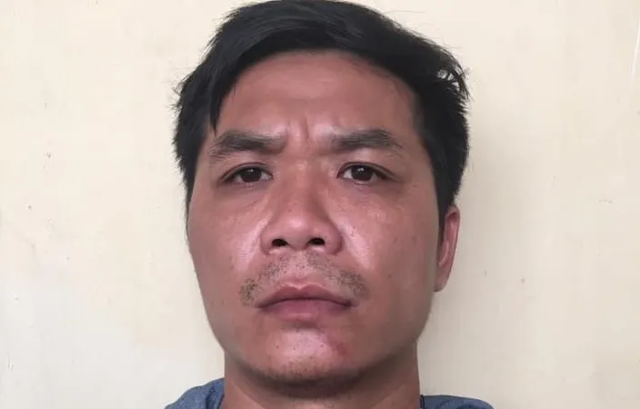 Khởi tố người đàn ông dùng súng điện tự chế tấn công công an