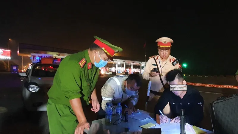 Dương tính với ma túy, tài xế bị tước giấy phép lái xe 24 tháng, phạt từ 30-40 triệu đồng