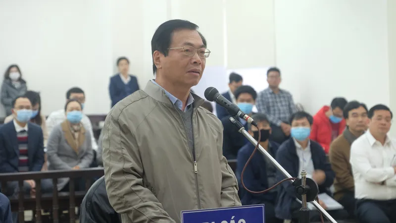 Vắng 3 bị cáo, hoãn phiên toà xét xử ông Vũ Huy Hoàng