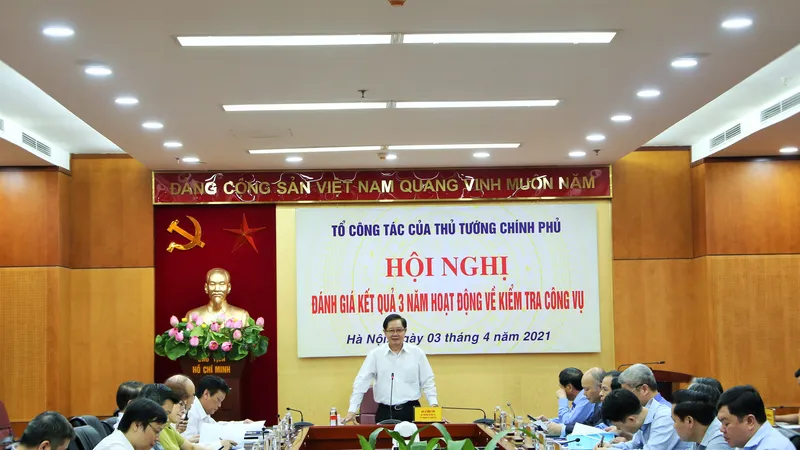 Hoạt động kiểm tra công vụ không phải “bới lá tìm sâu“