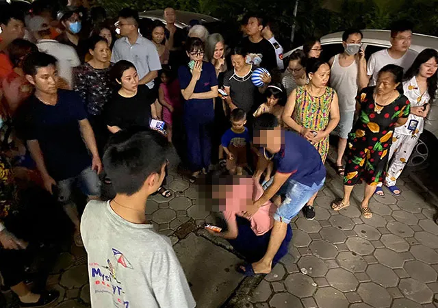 Bé gái rơi từ tầng 24 chung cư tử vong