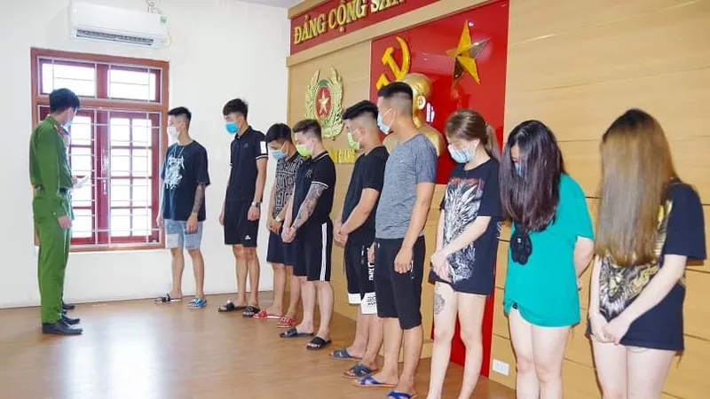 Phát hiện 31 đối tượng tụ tập, sử dụng trái phép chất ma túy trong quán karaoke