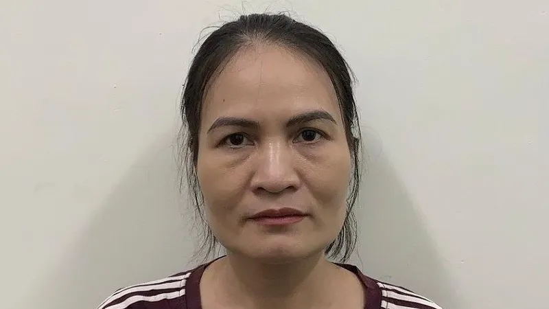 Khởi tố cán bộ Tổng cục Đường bộ Việt Nam do cấp thẻ “luồng xanh” sai quy định