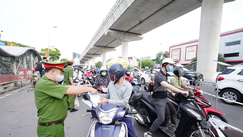 Bộ Công an sẵn sàng hỗ trợ Hà Nội về kỹ thuật, nhân lực, giải pháp để quản lý giấy đi đường