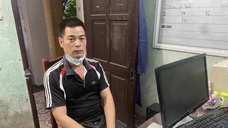 Tạm giữ hình sự người chồng đâm vợ tử vong tại trụ sở tòa án