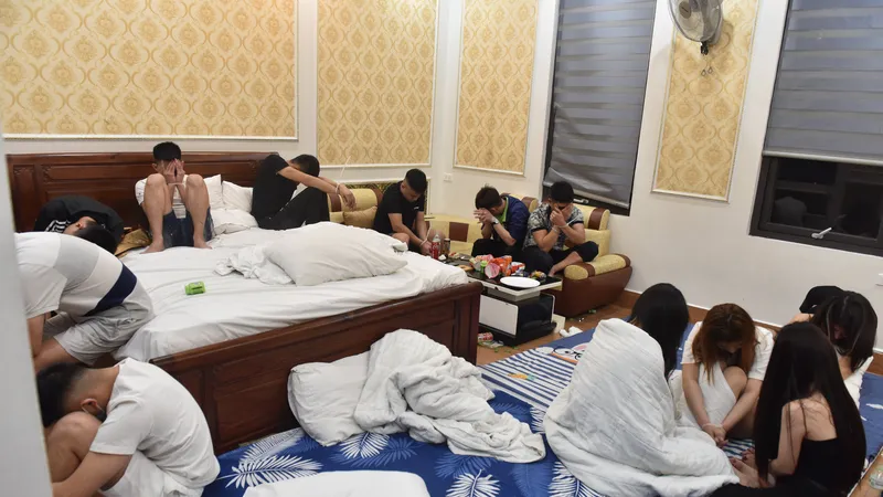Phá chuyên án núp bóng khách sạn để tổ chức cho khách "bay lắc"