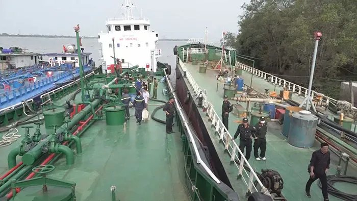 Cựu sĩ quan cảnh sát biển tham gia đường dây buôn xăng lậu