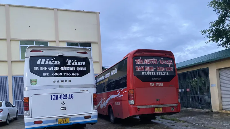 Xe khách lạng lách trên cao tốc: Khởi tố 2 tài xế và 1 chủ xe