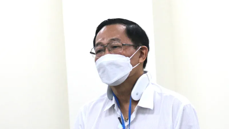 Cựu Thứ trưởng Bộ Y tế Cao Minh Quang nhận trách nhiệm trong vụ biển thủ hơn 3,8 triệu USD