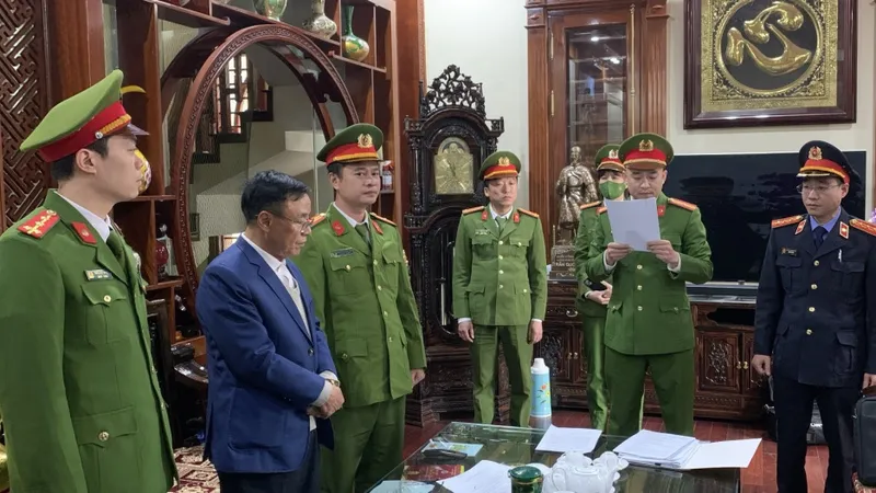 Bắt tạm giam cựu Phó Chủ tịch UBND tỉnh Hà Nam Trương Minh Hiến