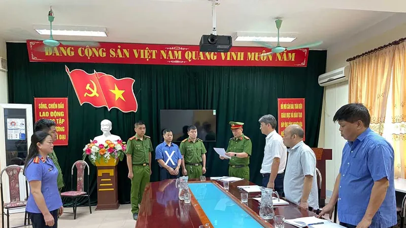 Bắt tạm giam Giám đốc Trung tâm nghiên cứu khoa học của Đại học Tây Bắc 