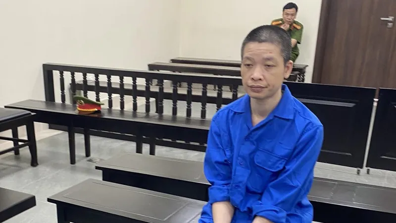 Phạt tù con trai chém mẹ đẻ